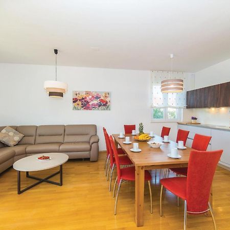 1 Bedroom Stunning Apartment In Kastel Gomilica Kaštela 외부 사진