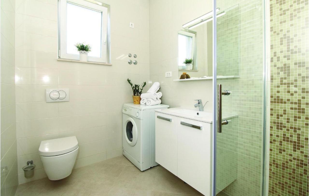 1 Bedroom Stunning Apartment In Kastel Gomilica Kaštela 외부 사진