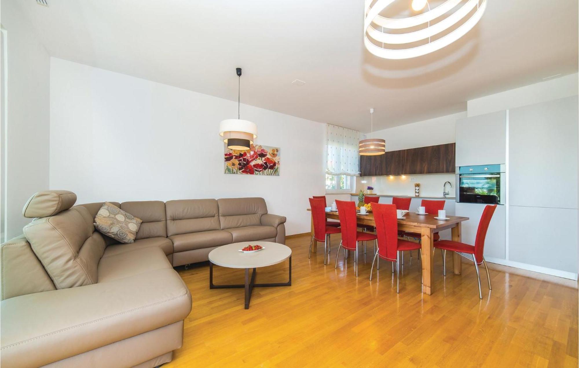 1 Bedroom Stunning Apartment In Kastel Gomilica Kaštela 외부 사진